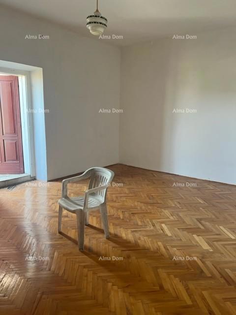 Casa affascinante a Vrsar con potenziale di ristrutturazione vicino alla costa