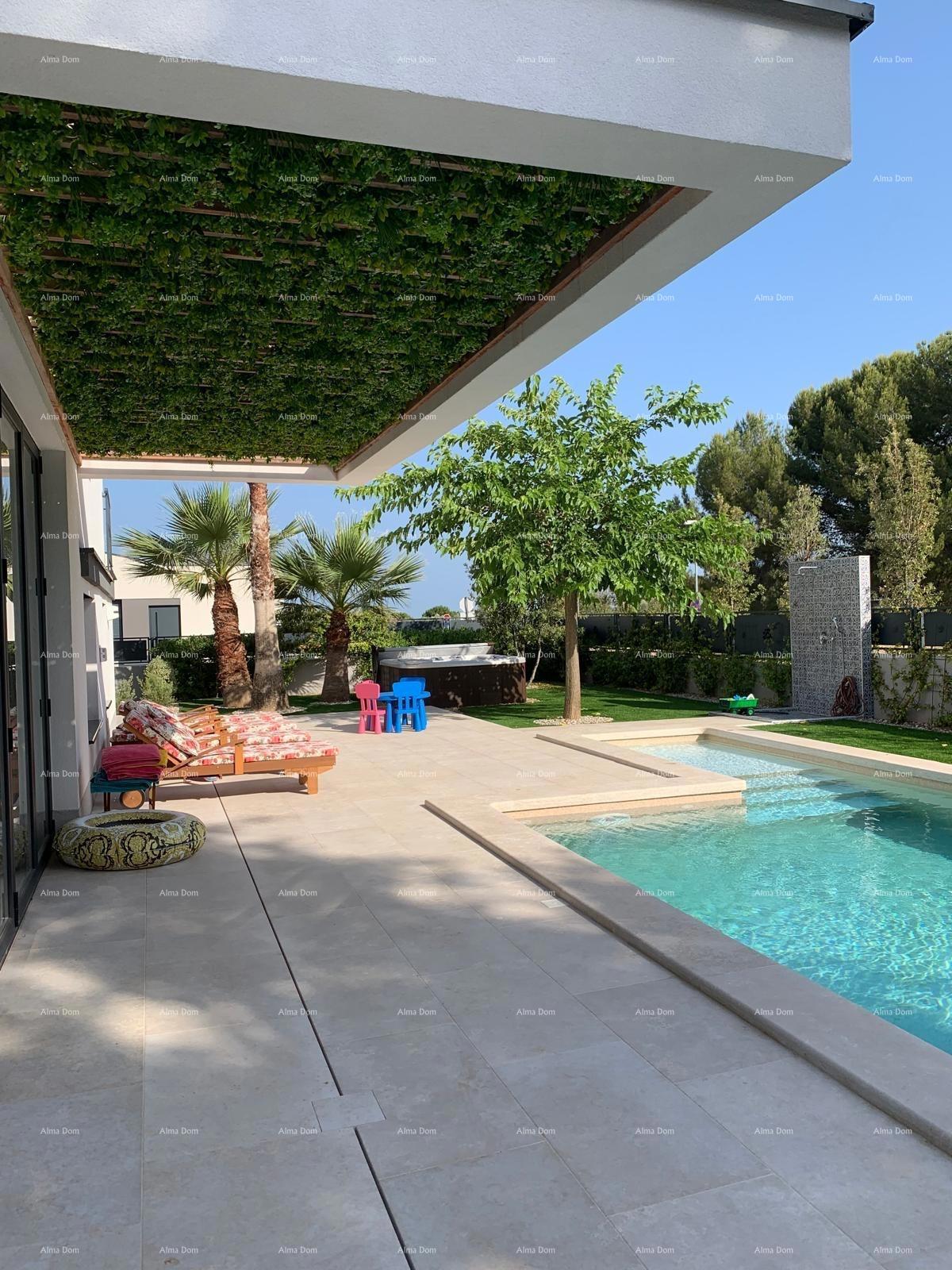 Vendita - Splendida, moderna villa con piscina - casa intelligente, Fažana! Vista mare!