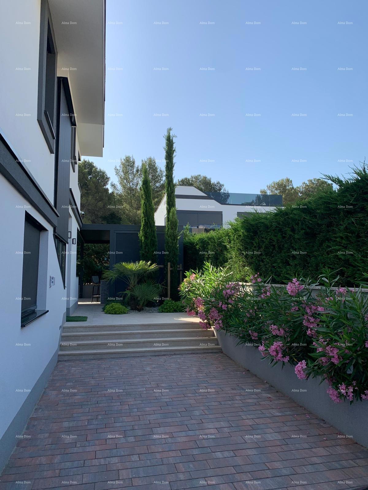 Vendita - Splendida, moderna villa con piscina - casa intelligente, Fažana! Vista mare!