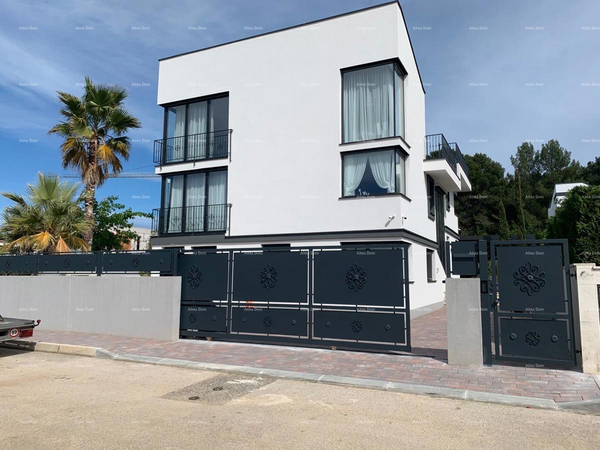 Vendita - Splendida, moderna villa con piscina - casa intelligente, Fažana! Vista mare!