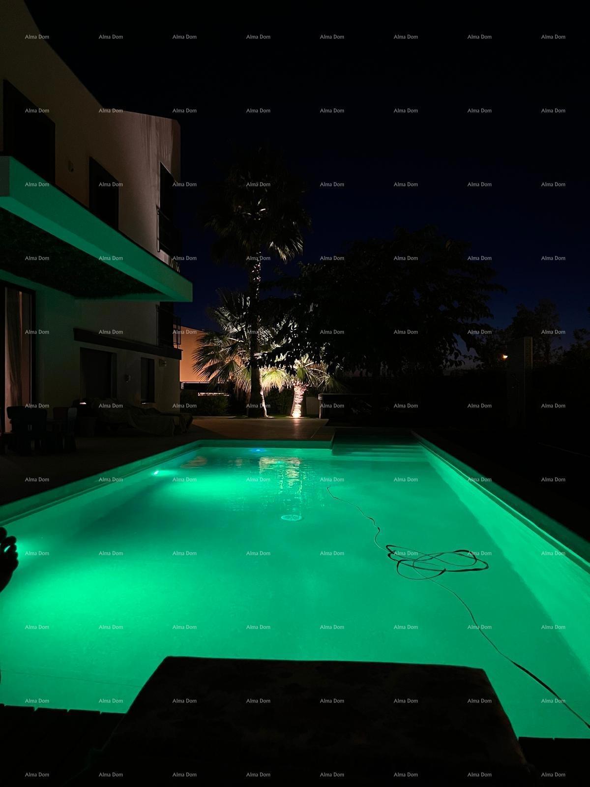 Vendita - Splendida, moderna villa con piscina - casa intelligente, Fažana! Vista mare!