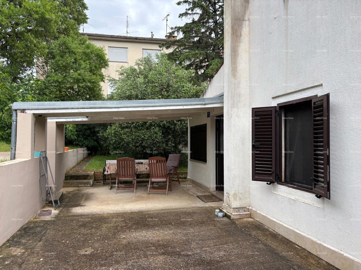 POLA - casa in ottima posizione (2 spazi separati)