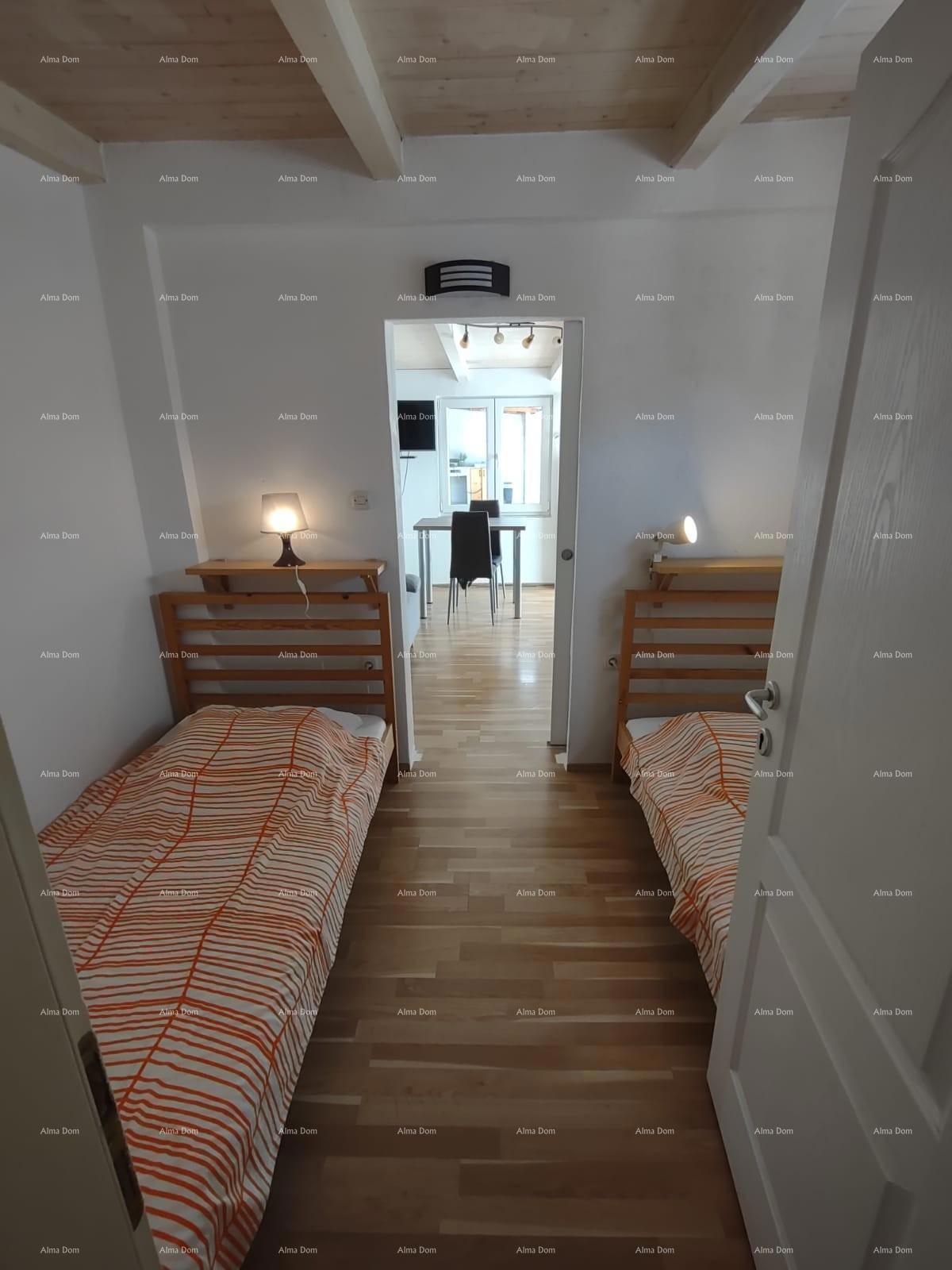 POLA - casa in ottima posizione (2 spazi separati)