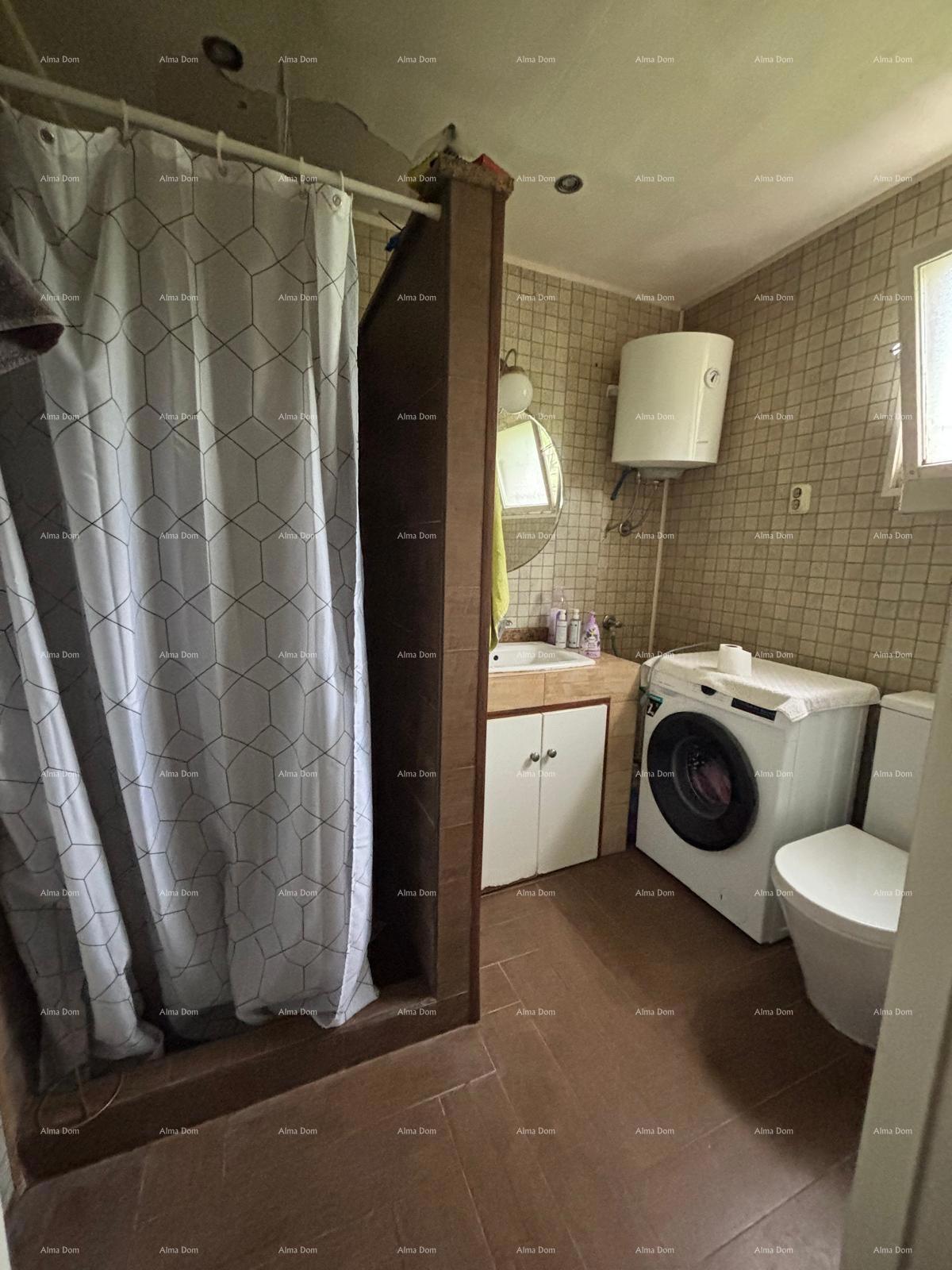 POLA - casa in ottima posizione (2 spazi separati)