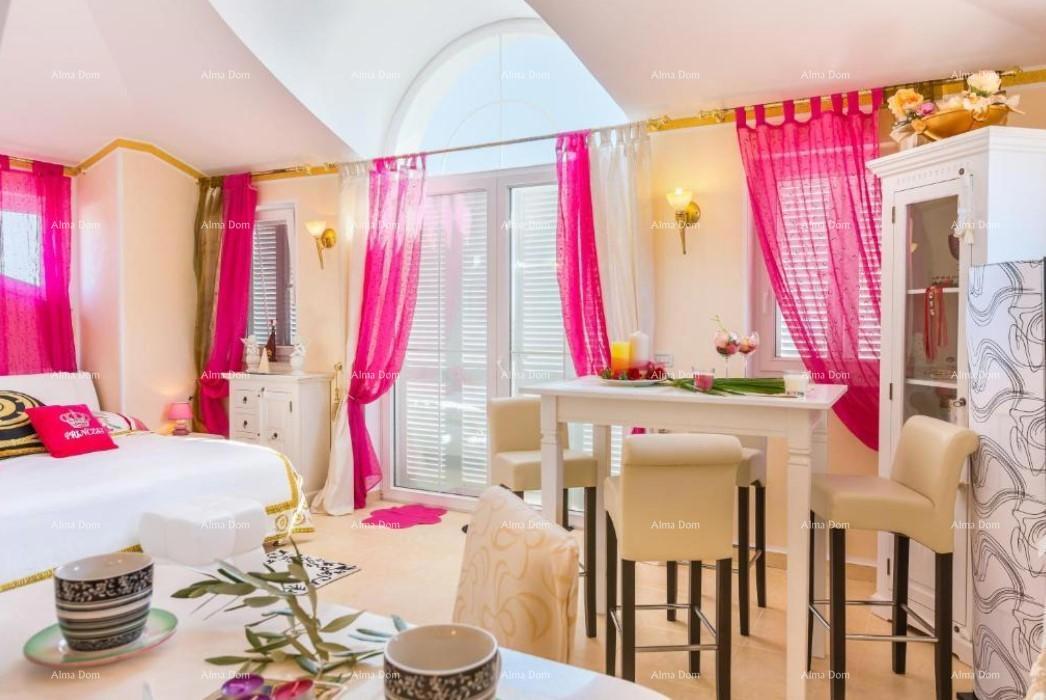 Casa con appartamenti e piscina a Premantura – vista mare!