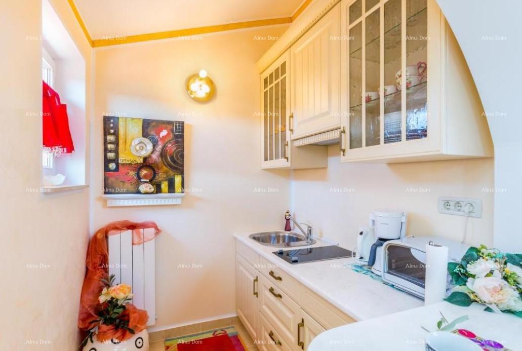 Casa con appartamenti e piscina a Premantura – vista mare!