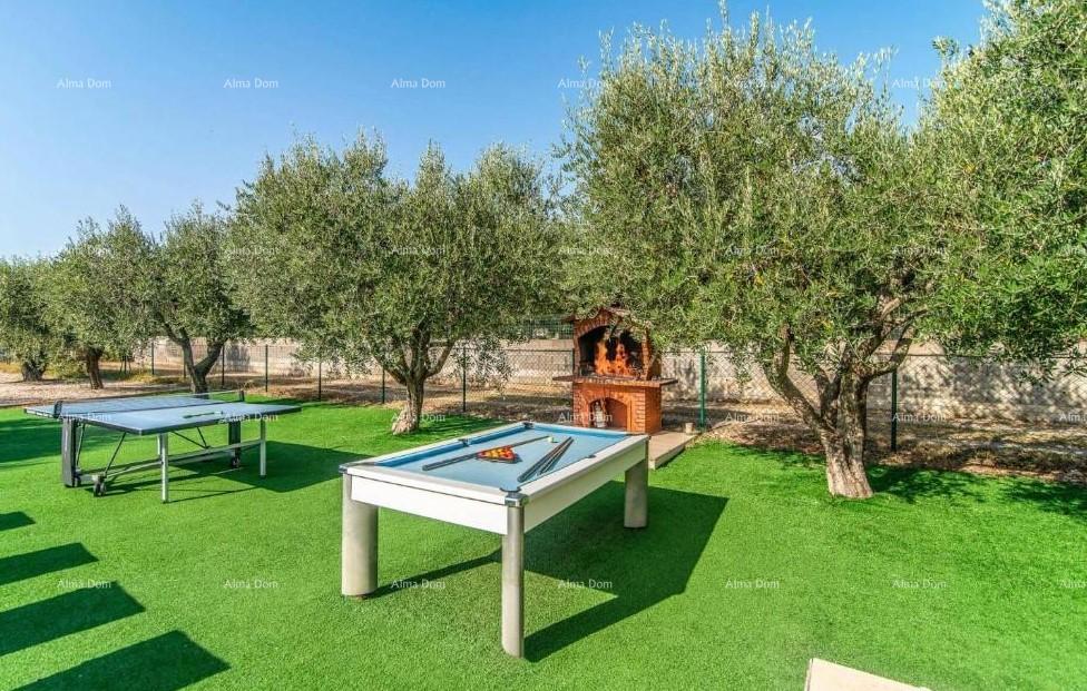 VODNJAN – Moderna villa con piscina, vista sui Brijuni e ampio giardino!