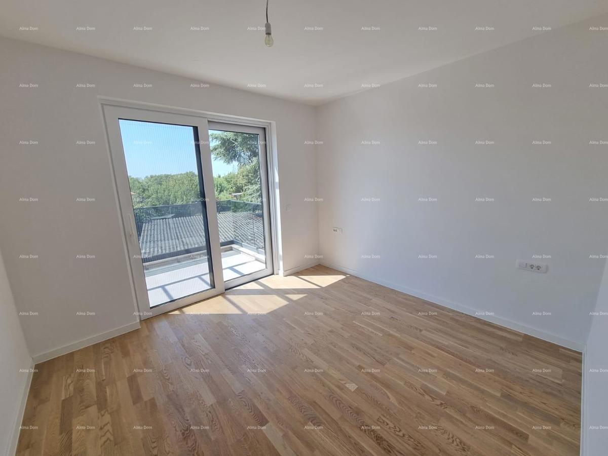 Vendita di un lussuoso appartamento duplex con piscina, Tar! S2
