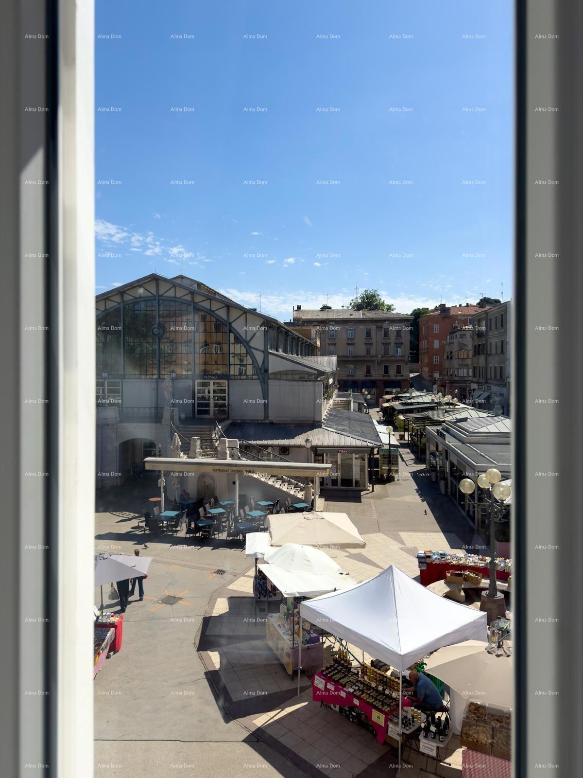 Bellissimo appartamento ristrutturato in pieno centro, sul mercato cittadino