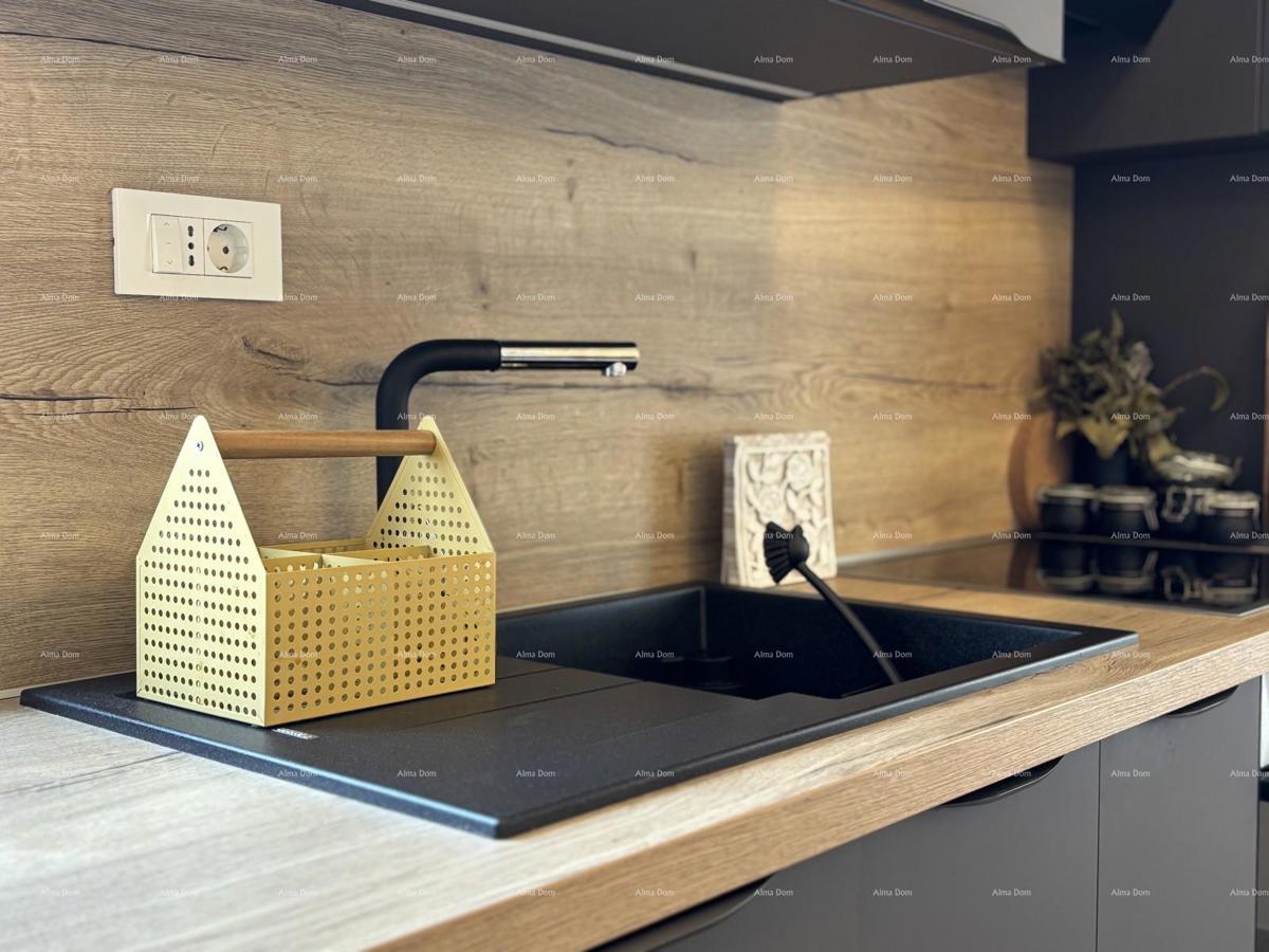 PEROJ – Appartamento moderno con vista mare — solo 800 m dalla spiaggia