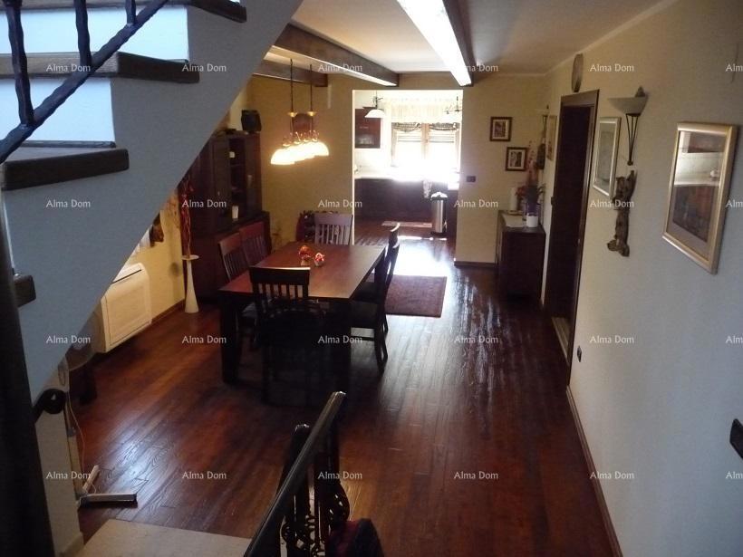 Grande e bella casa in vendita a Umago