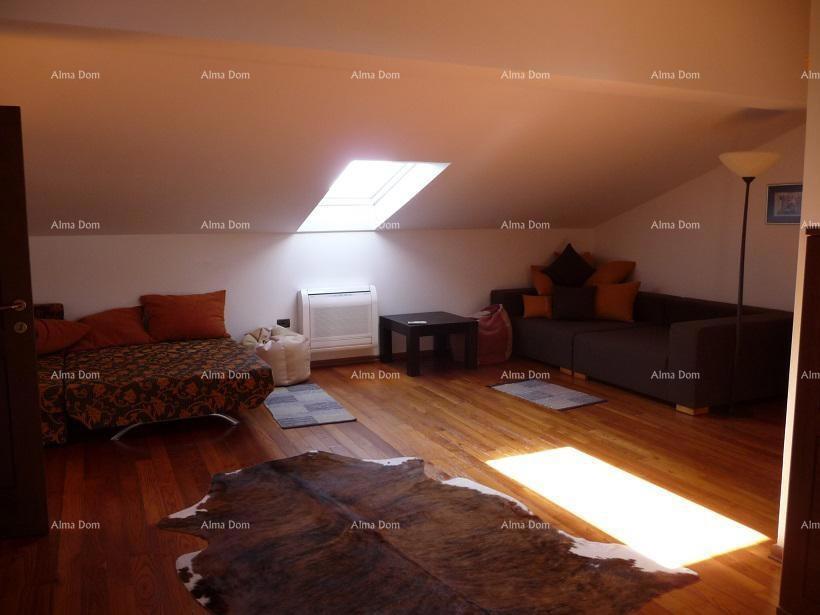 Grande e bella casa in vendita a Umago