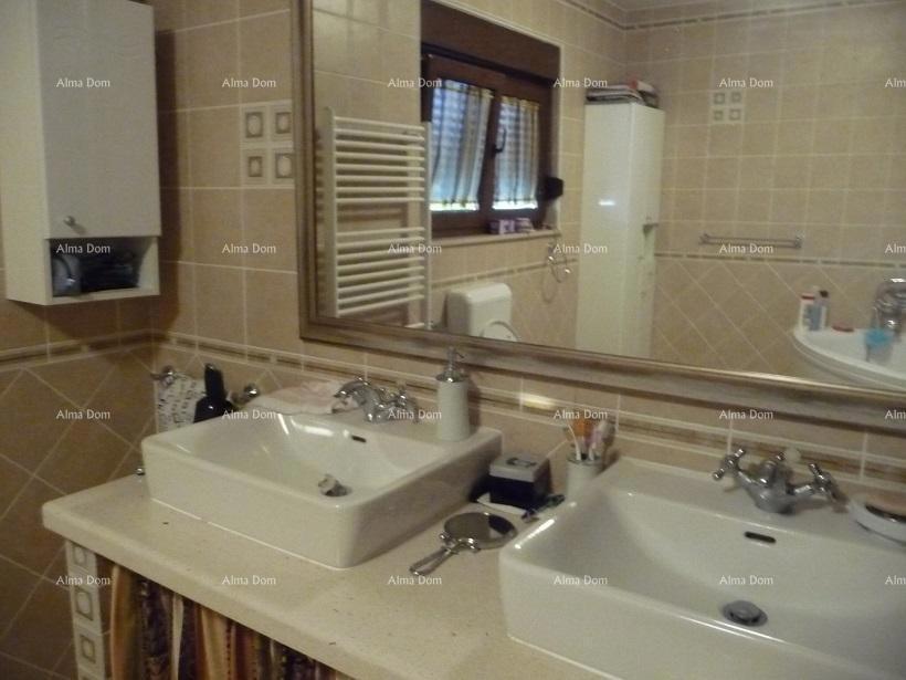 Grande e bella casa in vendita a Umago