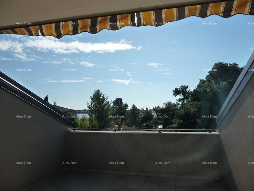 Grande e bella casa in vendita a Umago