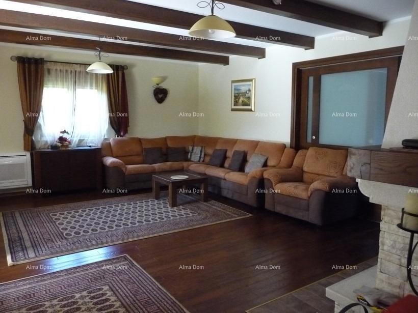 Grande e bella casa in vendita a Umago