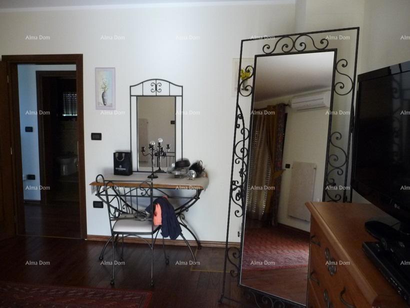 Grande e bella casa in vendita a Umago