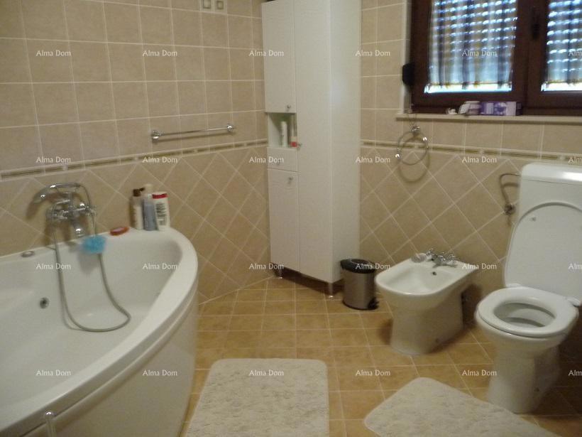 Grande e bella casa in vendita a Umago