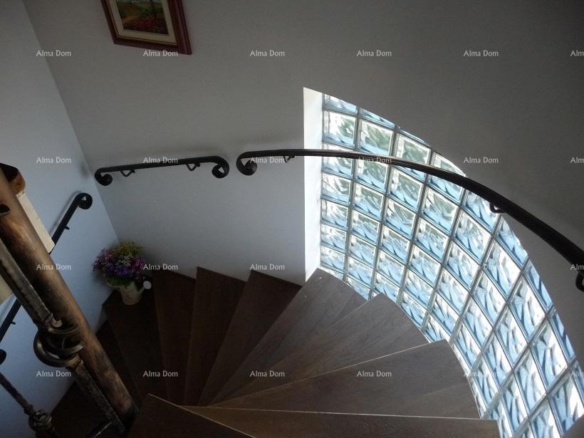 Grande e bella casa in vendita a Umago