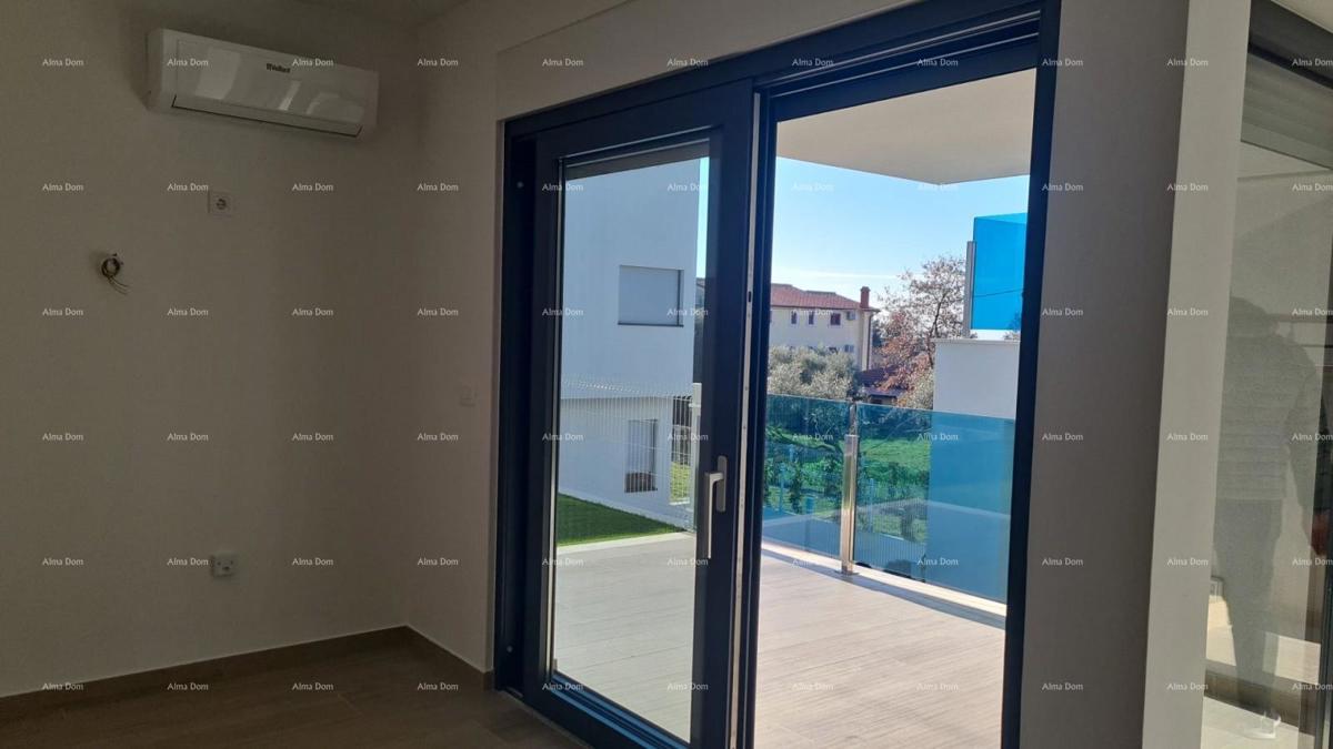 Appartamento moderno nel blocco A con giardino e posto auto, vicinanza a Umago!