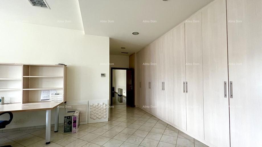 BUJE – SPAZIO MAGAZZINO / UFFICIO IN VENDITA | ZONA COMMERCIALE