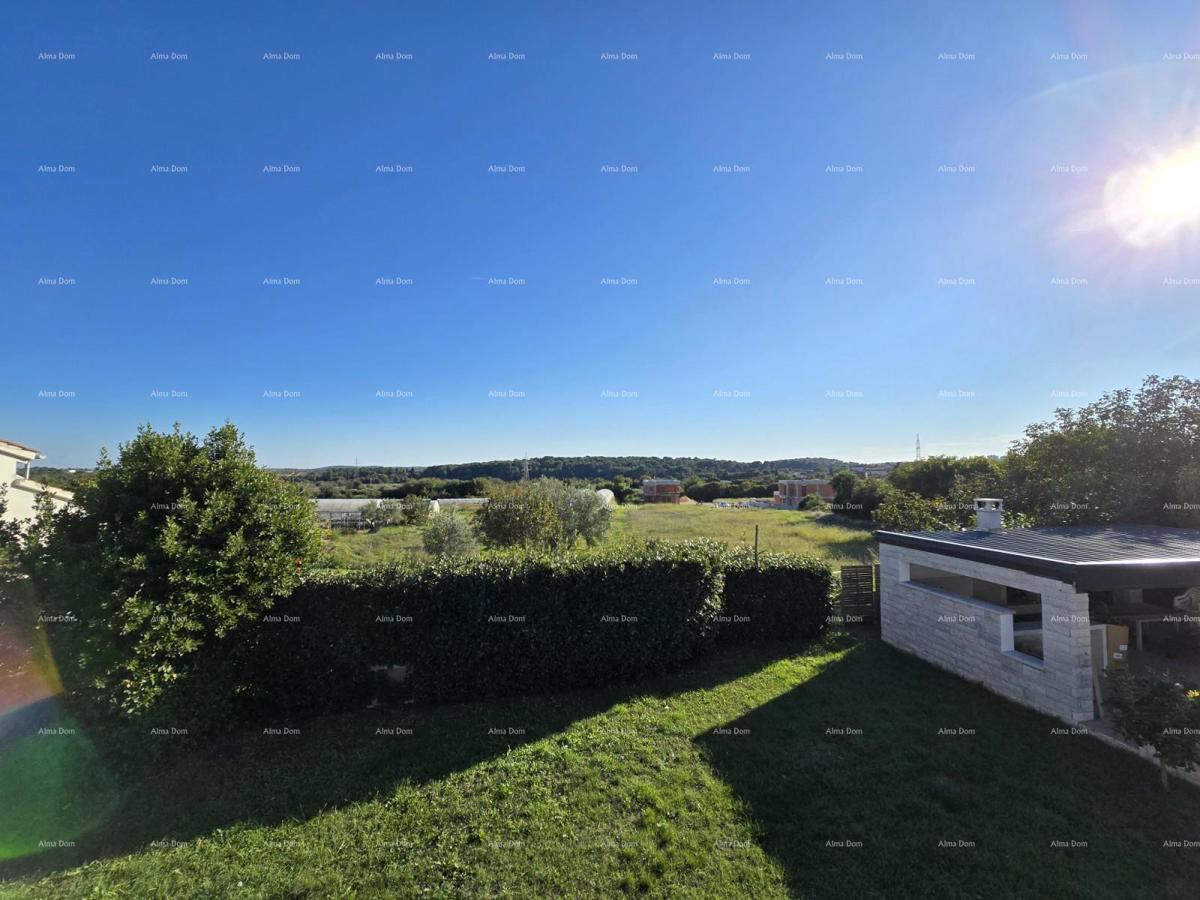 Moderna casa con piscina a Pola, vicino al centro!