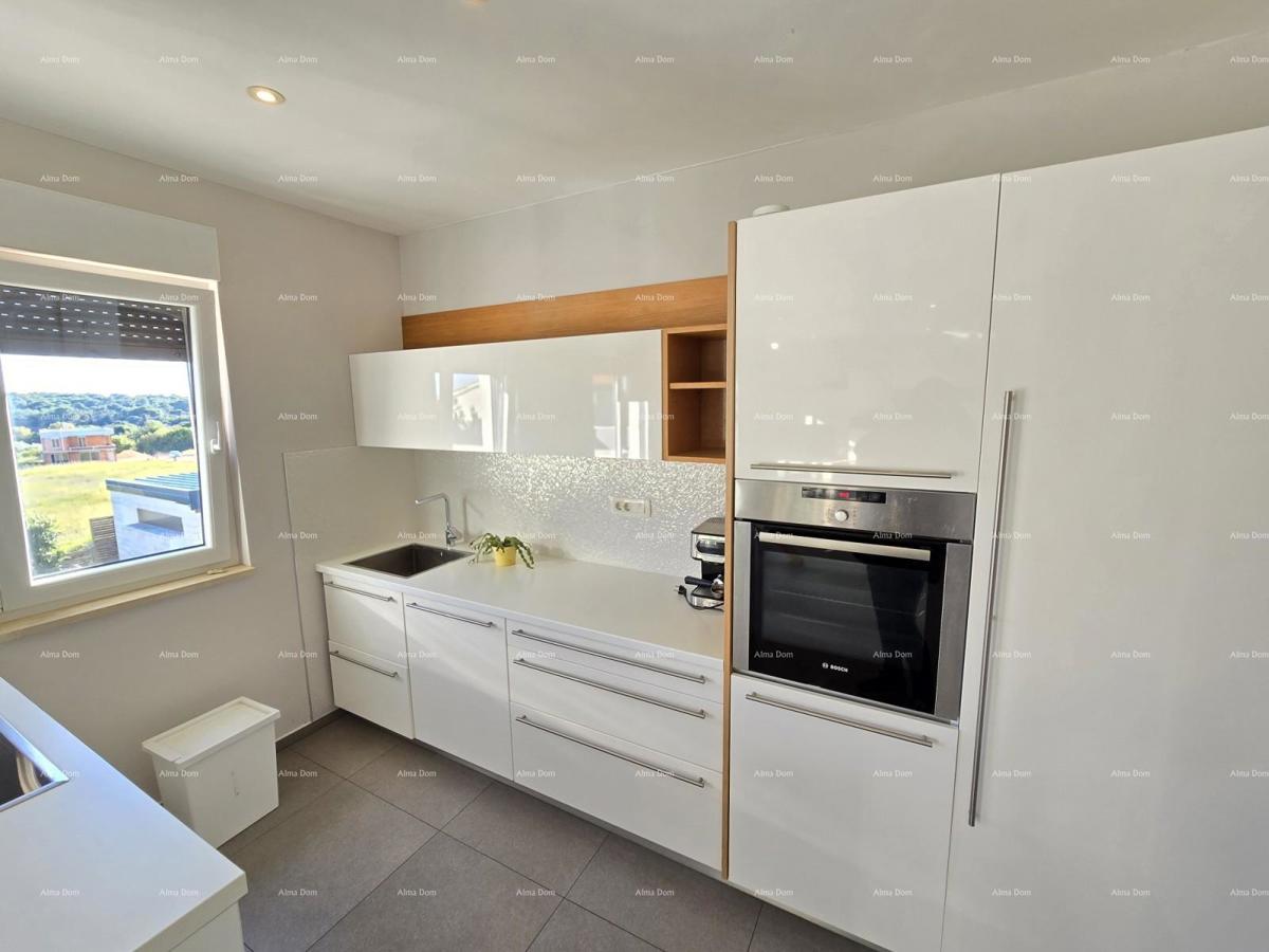 Moderna casa con piscina a Pola, vicino al centro!