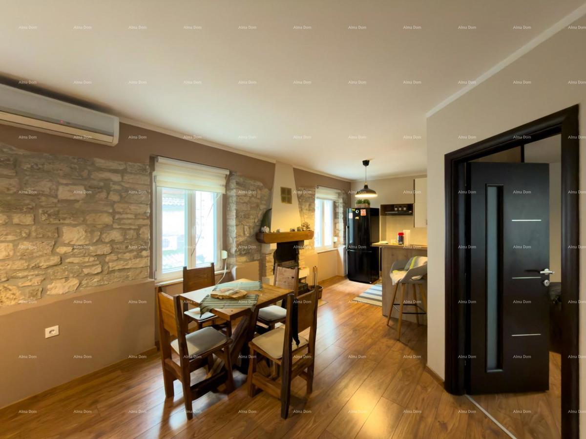 FORUM ZONA PEDONALE. Vendita di un appartamento ben arredato in una posizione attraente, Pula, centro!