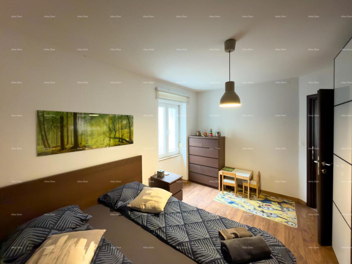 FORUM ZONA PEDONALE. Vendita di un appartamento ben arredato in una posizione attraente, Pula, centro!