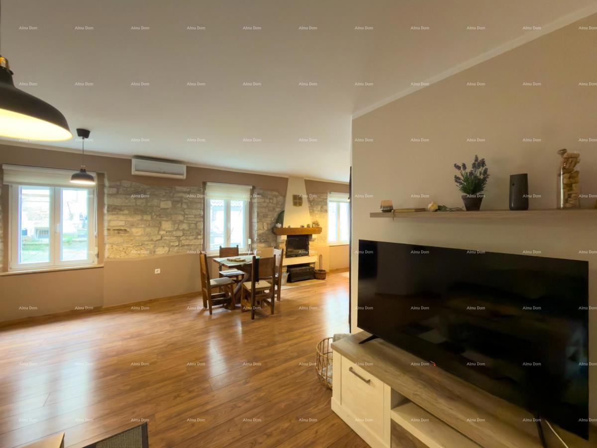 FORUM ZONA PEDONALE. Vendita di un appartamento ben arredato in una posizione attraente, Pula, centro!