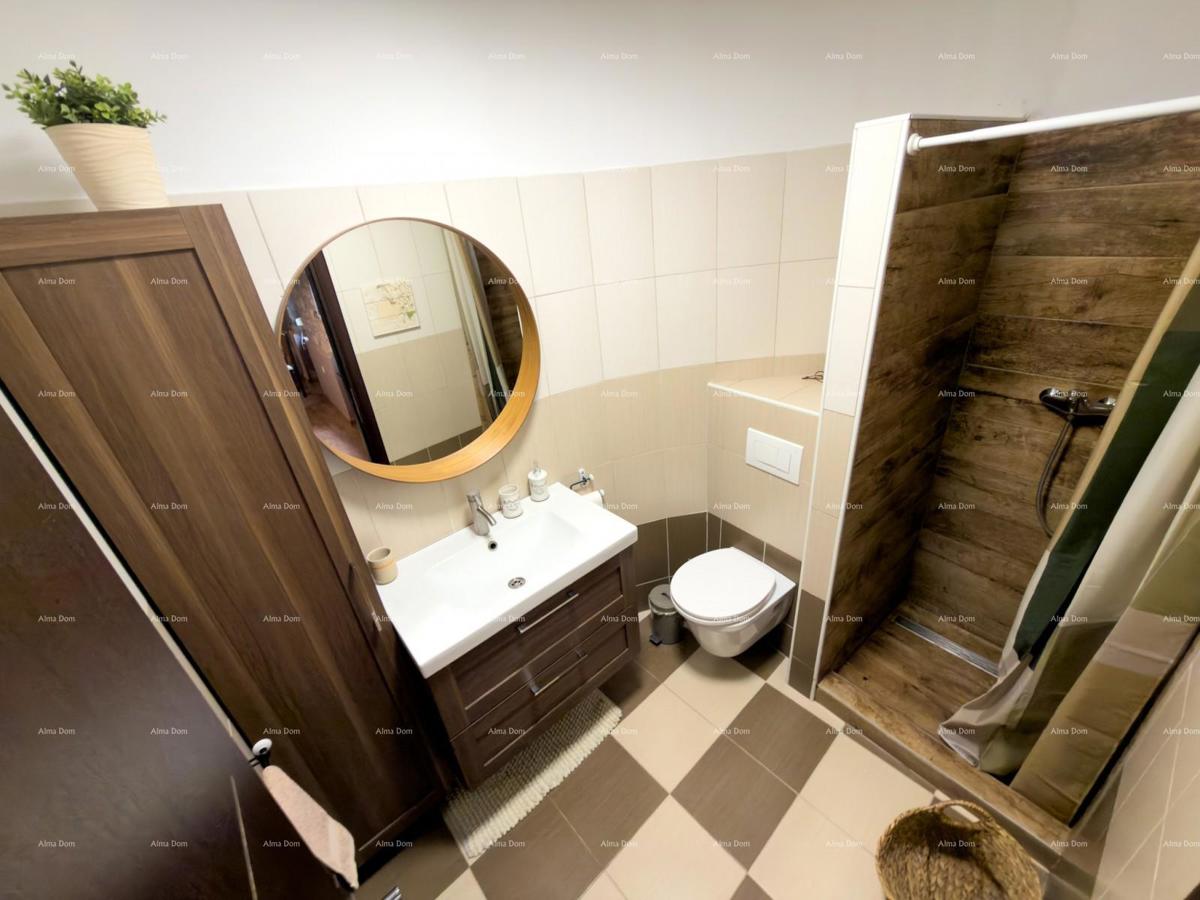 FORUM ZONA PEDONALE. Vendita di un appartamento ben arredato in una posizione attraente, Pula, centro!