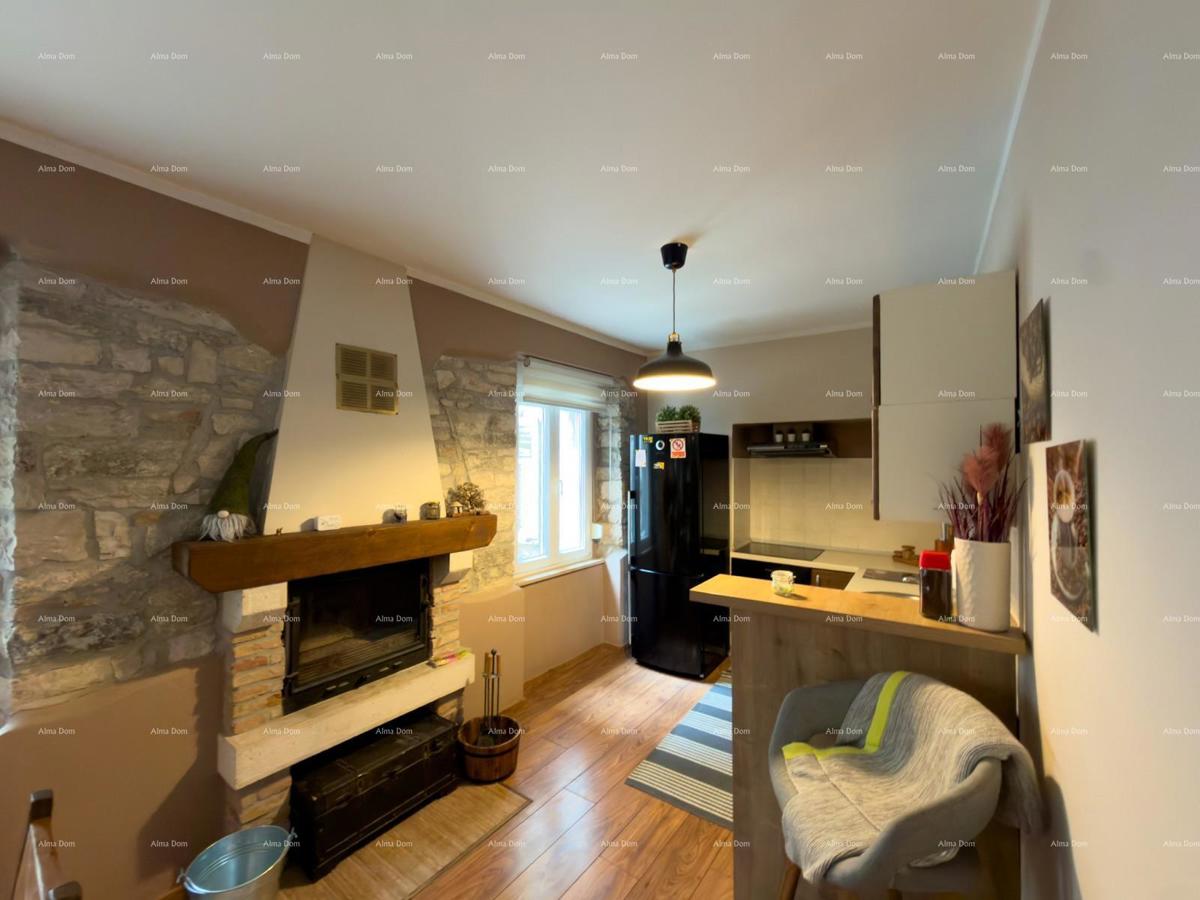 FORUM ZONA PEDONALE. Vendita di un appartamento ben arredato in una posizione attraente, Pula, centro!