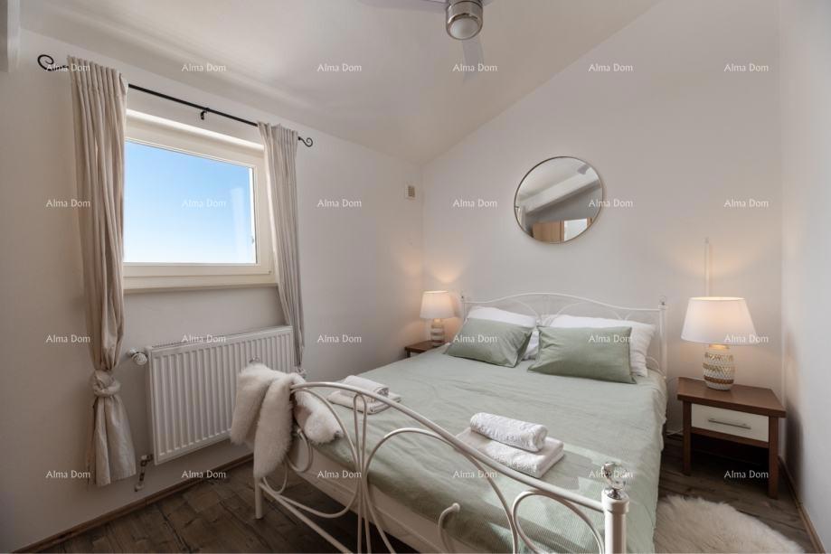 Raša, casa con piscina e vista mare