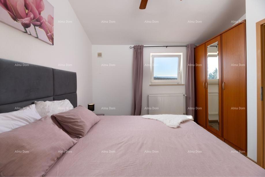 Raša, casa con piscina e vista mare