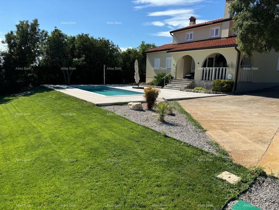 Raša, casa con piscina e vista mare