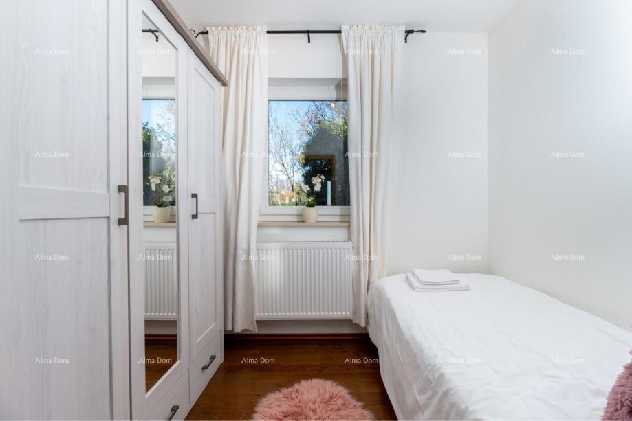 Raša, casa con piscina e vista mare