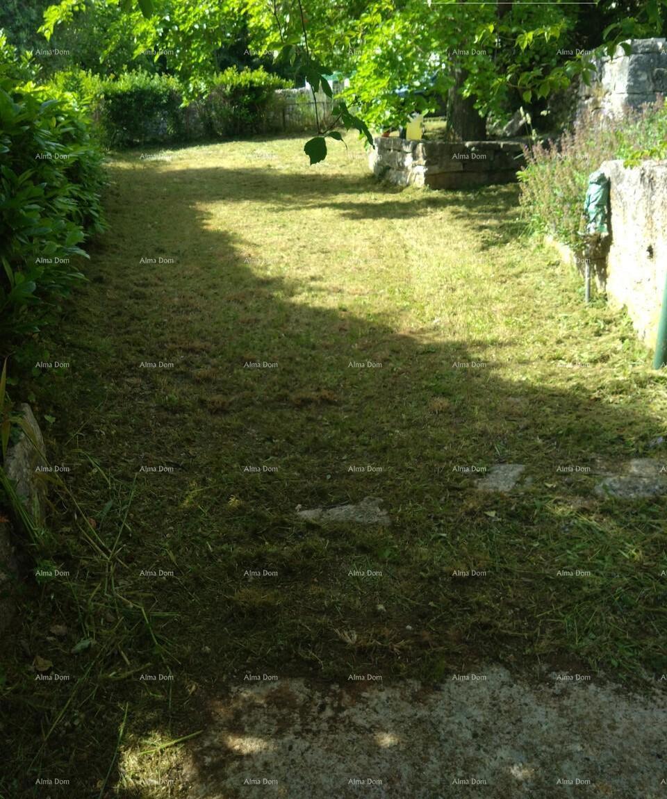 Rakalj, casa in pietra con 1.920 m² di terreno edificabile