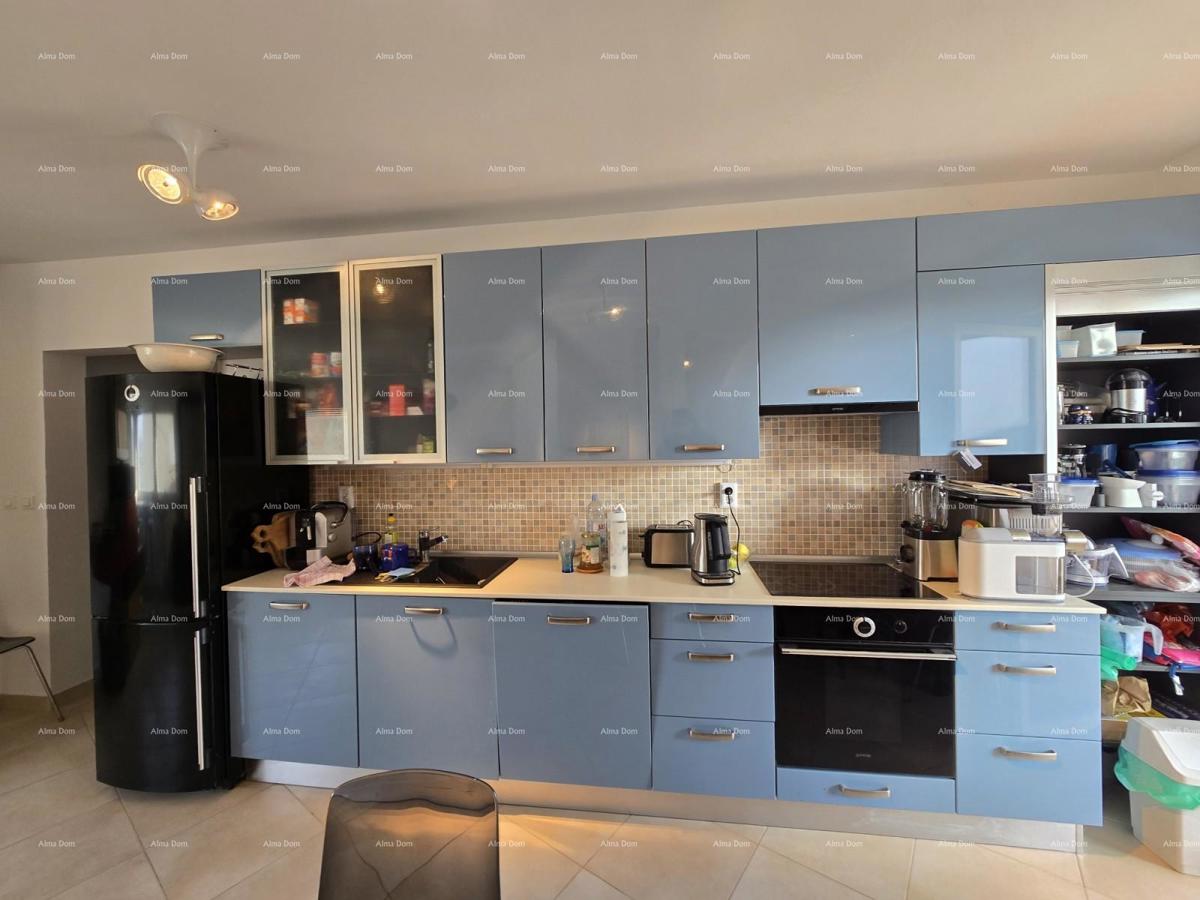 Bell'appartamento a Pola, a 1000 m dal mare! Permesso di costruzione