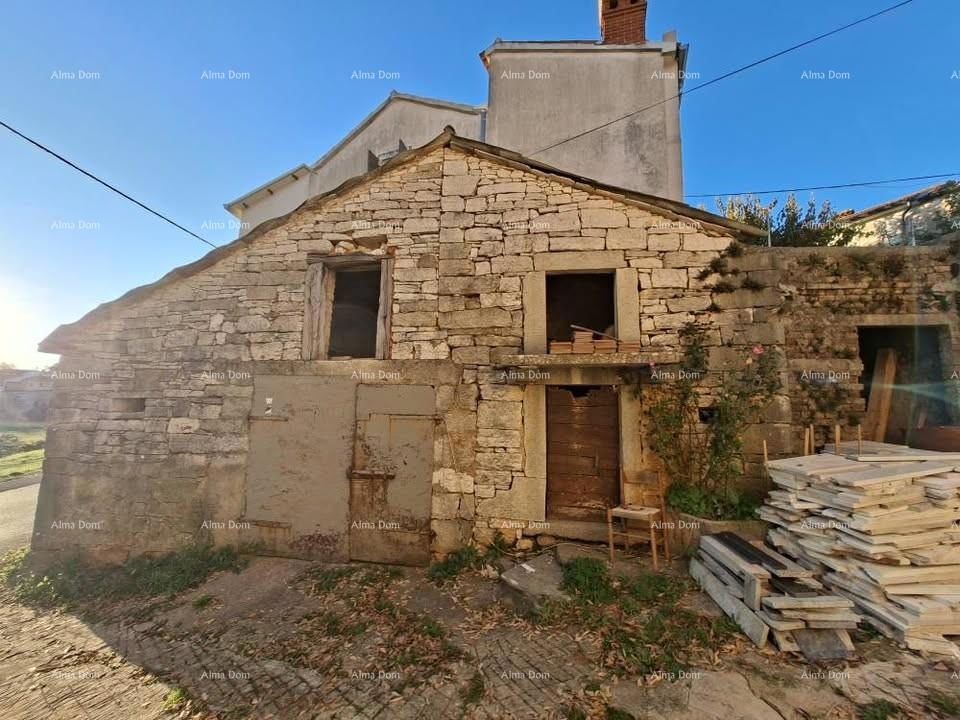 Antica casa in pietra con giardino, vicino a Pazin