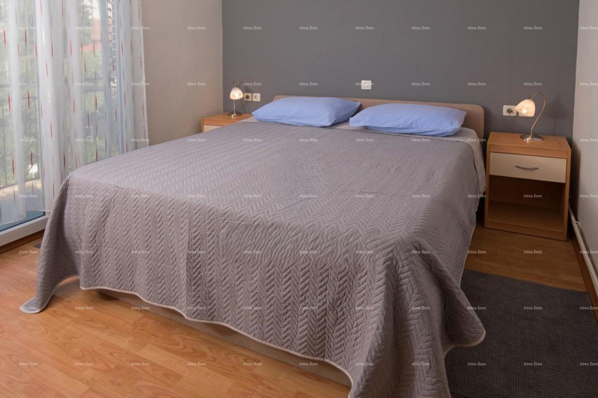 Vendita - Bellissima casa con appartamenti e ristorante, Pola! Vista mare!