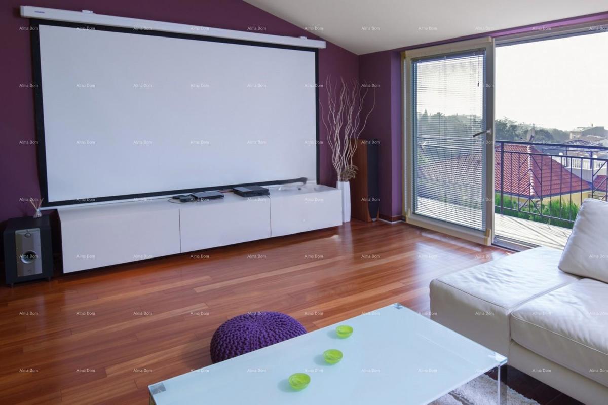 Vendita - Bellissima casa con appartamenti e ristorante, Pola! Vista mare!