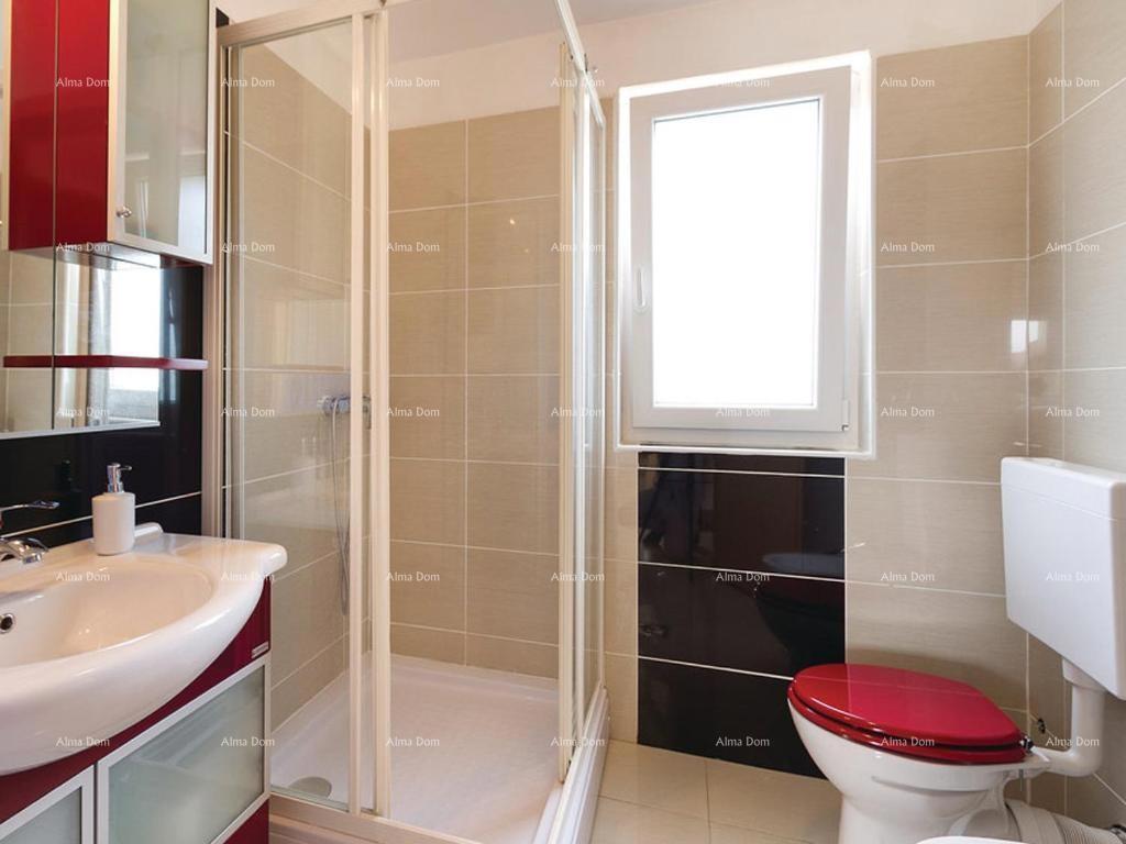 La casa con piscina, VALBANDON