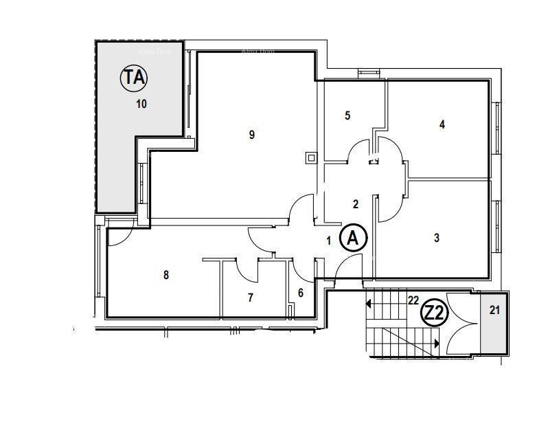 Eccellente appartamento trilocale con giardino e piscina, arredato