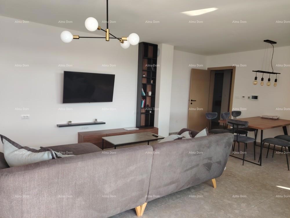 Eccellente appartamento trilocale con giardino e piscina, arredato