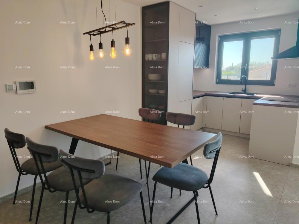 Eccellente appartamento trilocale con giardino e piscina, arredato