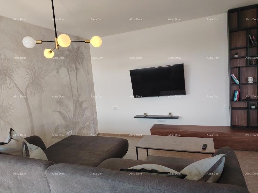 Eccellente appartamento trilocale con giardino e piscina, arredato