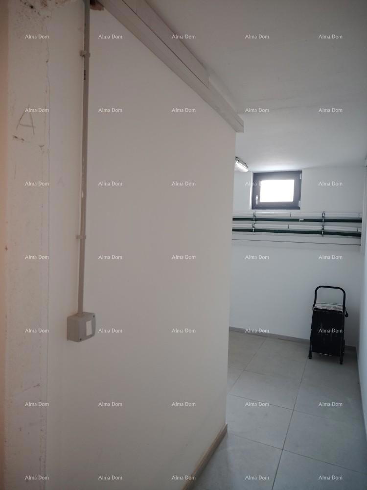 Eccellente appartamento trilocale con giardino e piscina, arredato