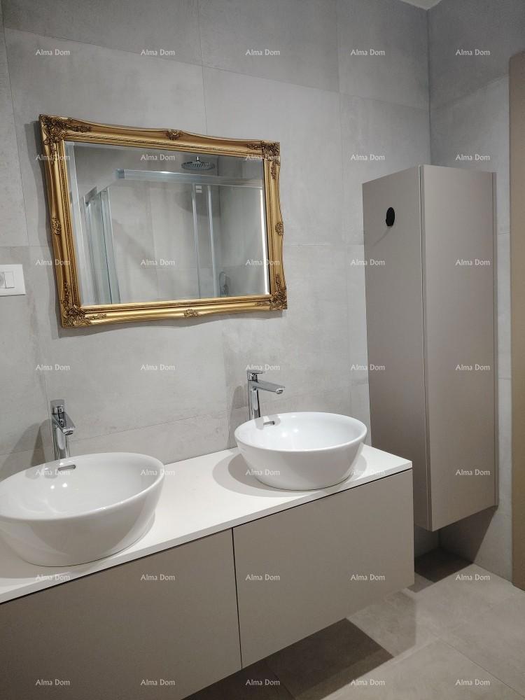 Eccellente appartamento trilocale con giardino e piscina, arredato