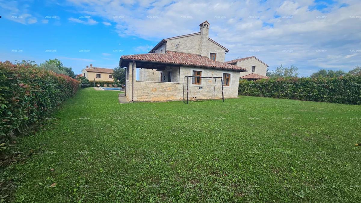 Prostrana casa con piscina a Sveti Lovreč - la casa perfetta per la famiglia