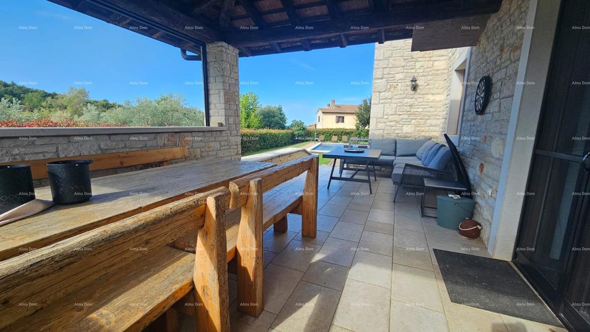 Prostrana casa con piscina a Sveti Lovreč - la casa perfetta per la famiglia