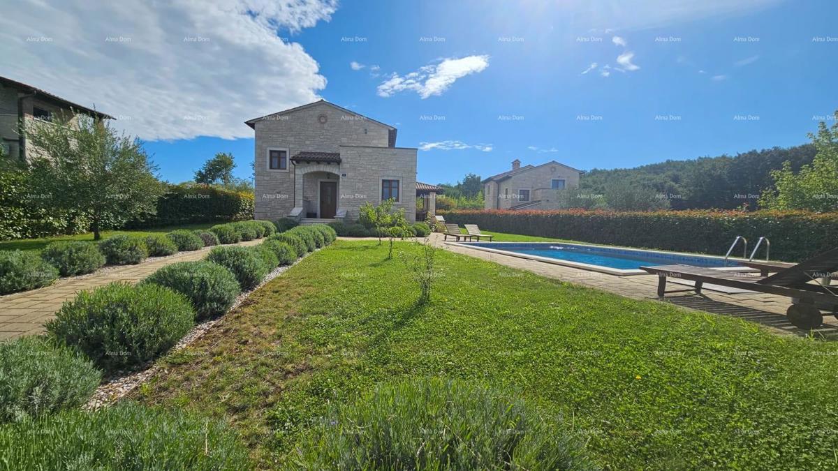 Prostrana casa con piscina a Sveti Lovreč - la casa perfetta per la famiglia